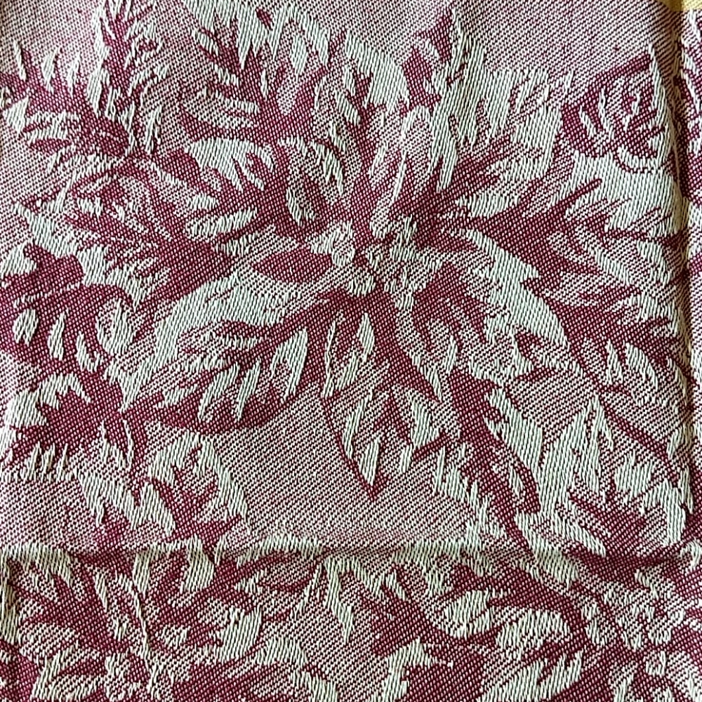 Christmas Table Linens